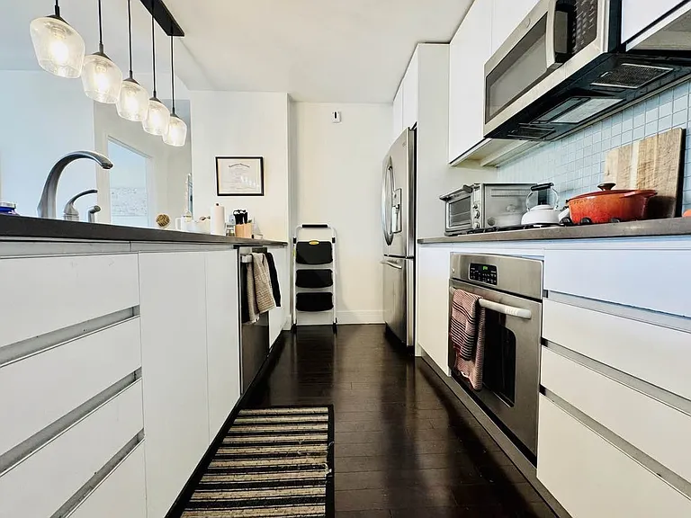 306 Gold St #10F — Photo 8