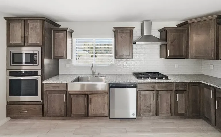 565 Gallagher St — Photo 9
