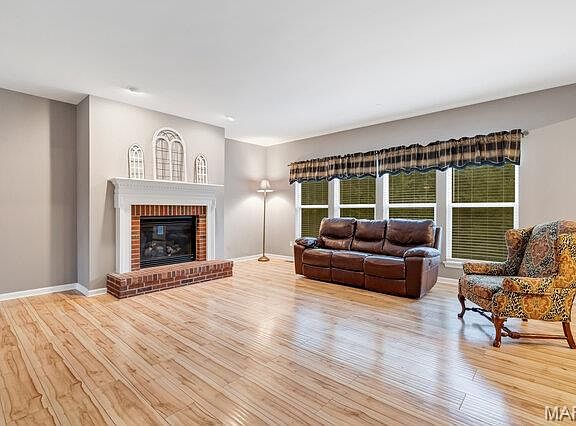 2nd image of 16 Golden Maples Ct