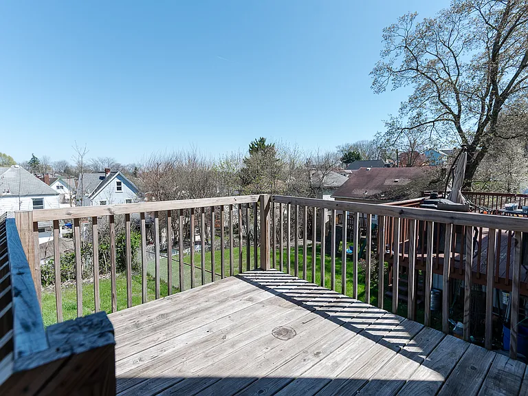 2225 Bensonia Ave — Photo 28