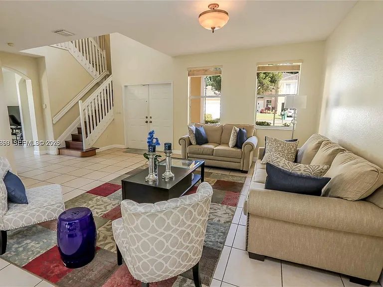 4612 NW 94th Ct — Photo 4