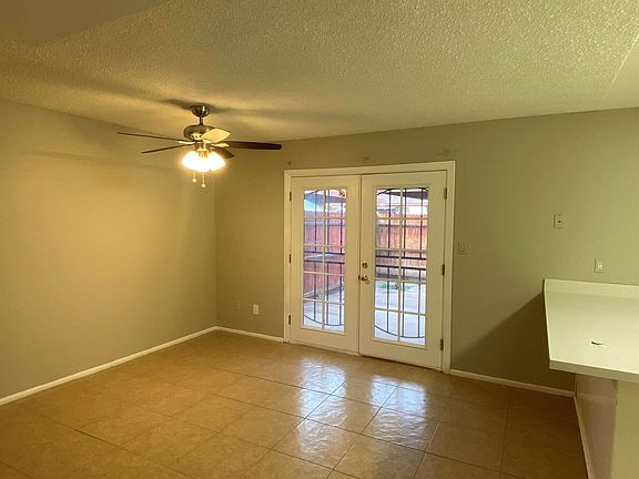 5th image of 1052 S San Jose Unit 3