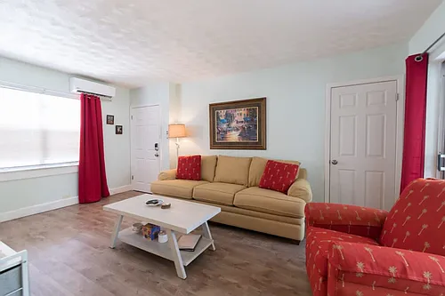 141 California Ave Photo 1