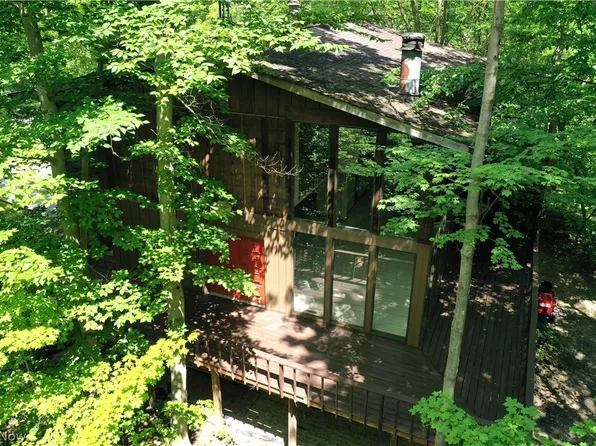 2471 Bethany Ln, Hinckley, OH 44233