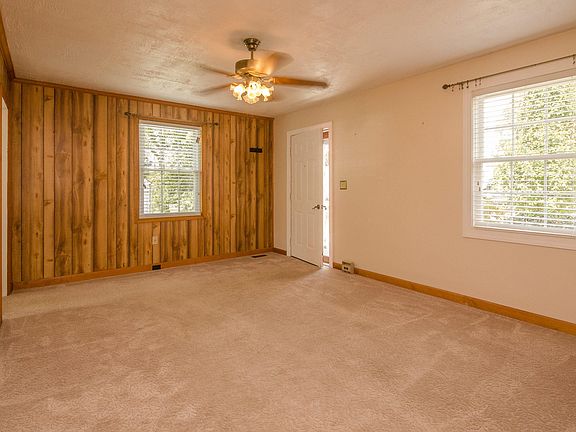 5th image of 510 NE Broadview Dr