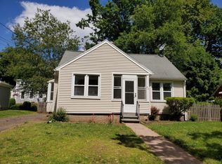 92 Glen View Ter, New Haven, CT 06515