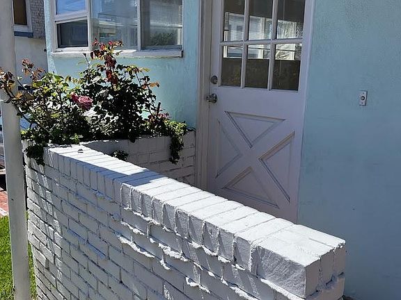 Quiet and private front entrance.