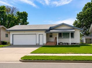 1302 S 7th St, Bismarck, ND 58504