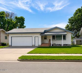 1302 S 7th St, Bismarck, ND, 58504