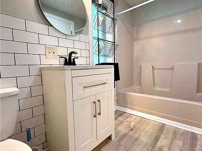 17 Cottage St — Photo 10