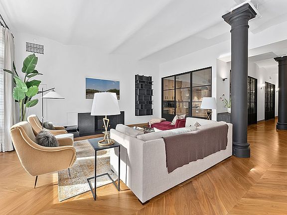 4th image of 37 E 12th St #4