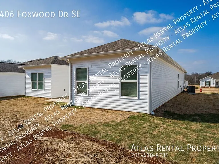 4406 Foxwood Dr — Photo 2