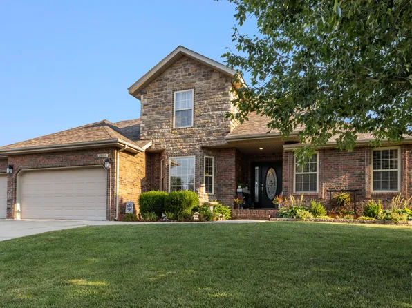 1904 E Highview Street, Ozark, MO 65721