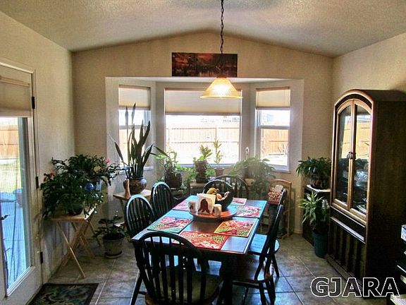 5th image of 218 S Park Ct