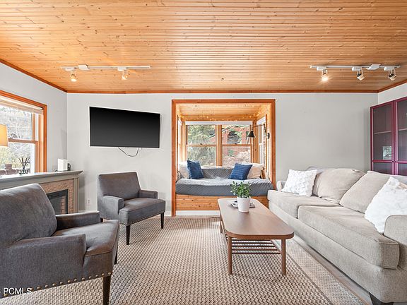 3rd image of 265 Woodside Ave