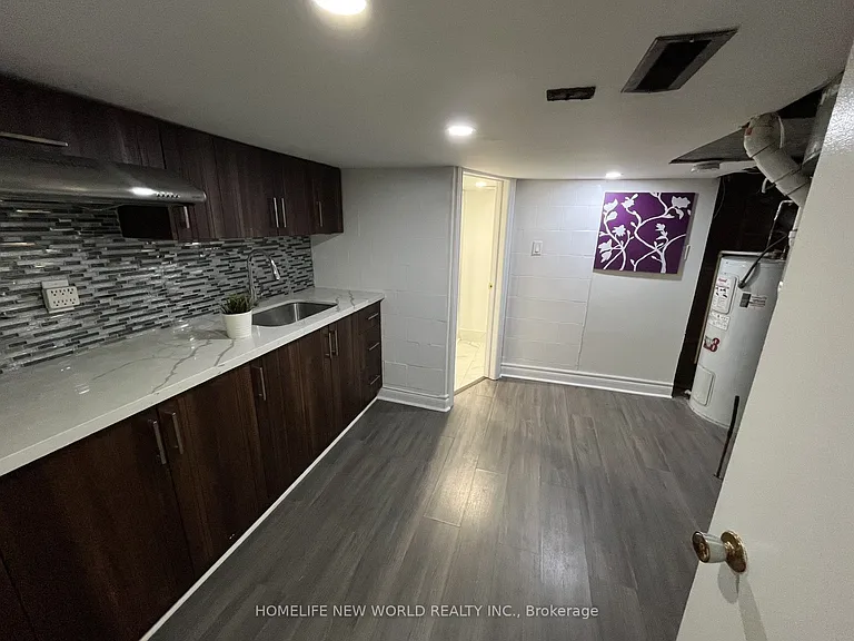 19 Britannia Ave — Photo 18