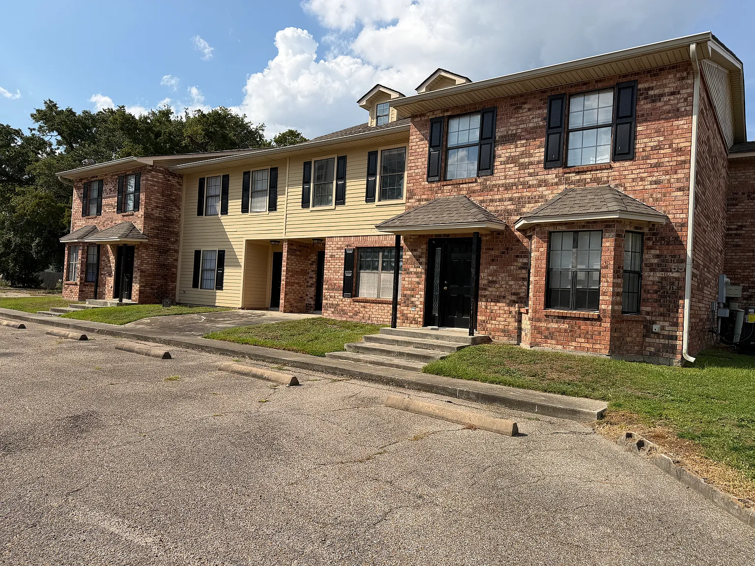 3 bed, 1840 sqft, $1,500 — Photo 2