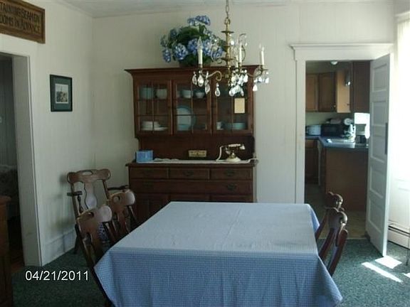 4th image of 1335 Wesley Ave