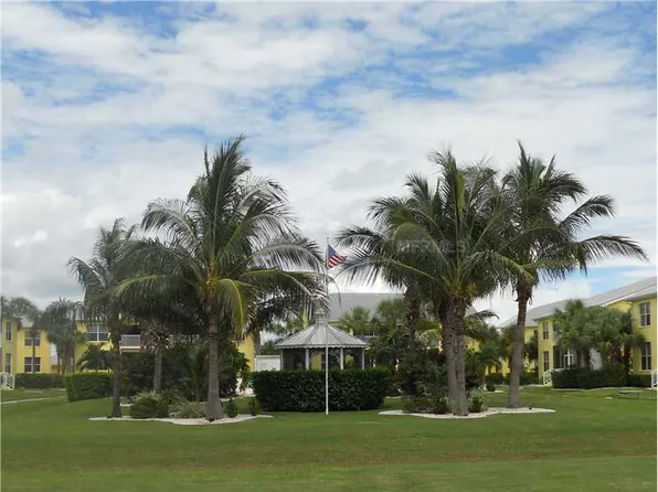 2000 Bal Harbor Blvd #4, Punta Gorda, FL 33950