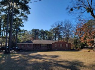 6 Easy St, Hawkinsville, GA 31036