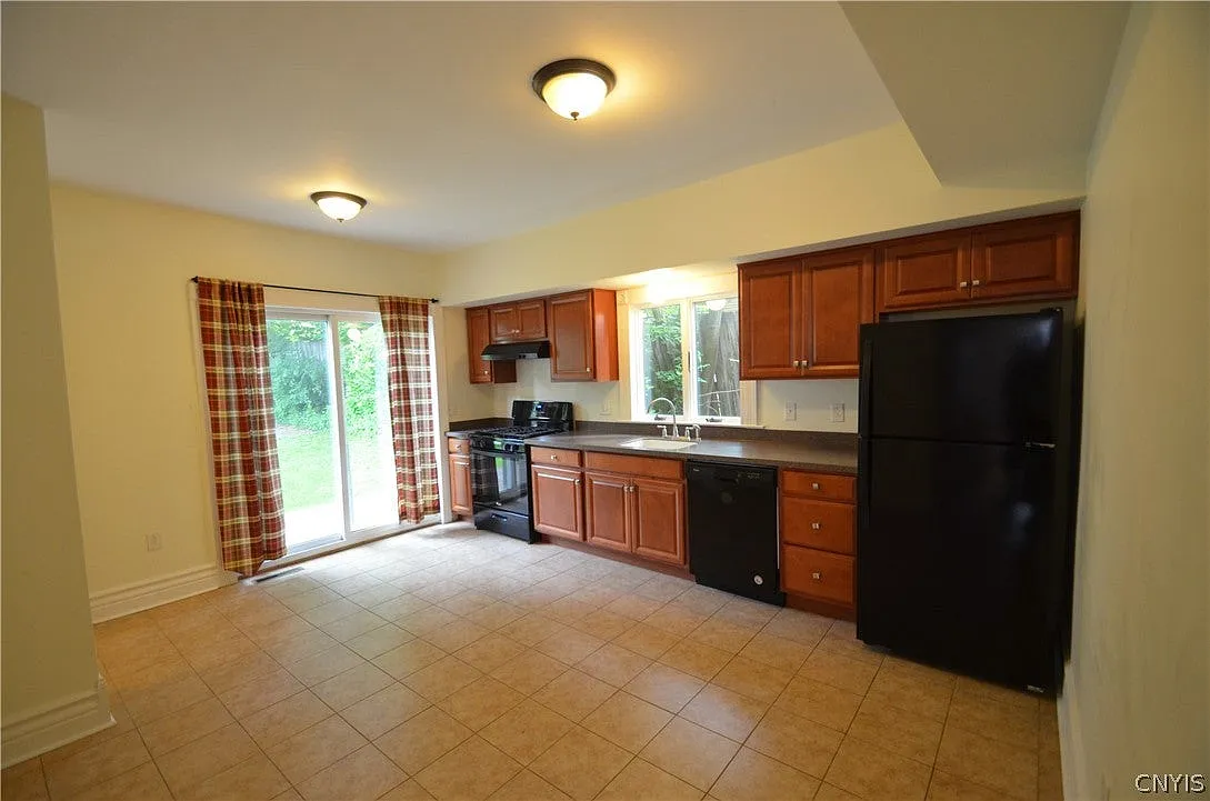2 bed, 1250 sqft, $1,770 — Photo 4