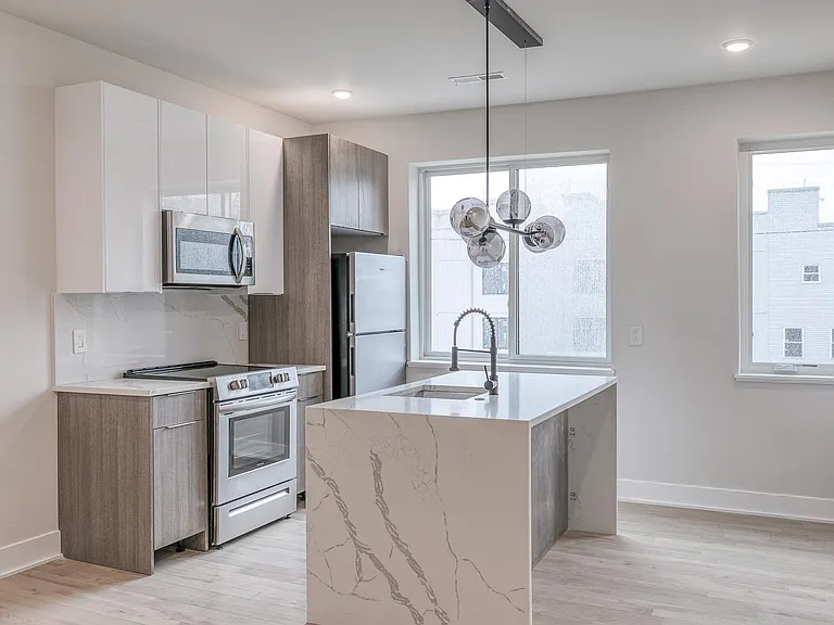 1518 N 8th St #8R — Photo 4