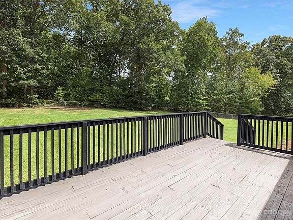 3rd image of 149 Desiree Dr