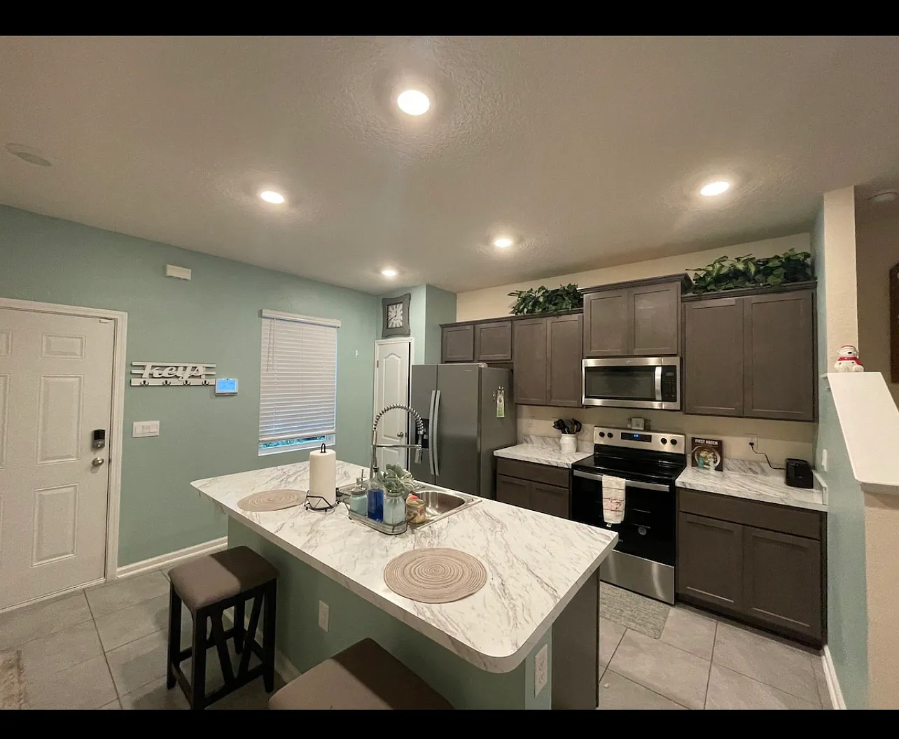 877 Rotary Rd — Photo 2