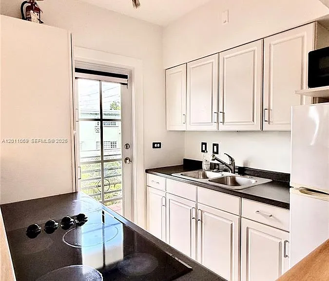 8600 Byron Ave #8 — Photo 30