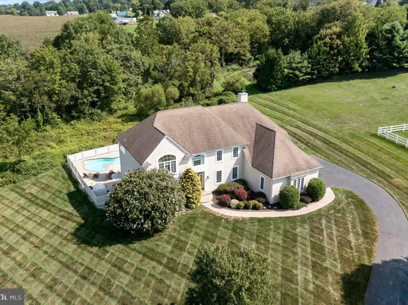 155 Red Oak Dr, Lincoln University, PA 19352