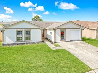 7130 Pinebrook Dr, New Orleans, LA 70128