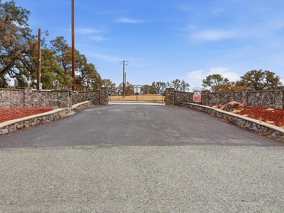 3rd image of 6217 Sandstone Ln