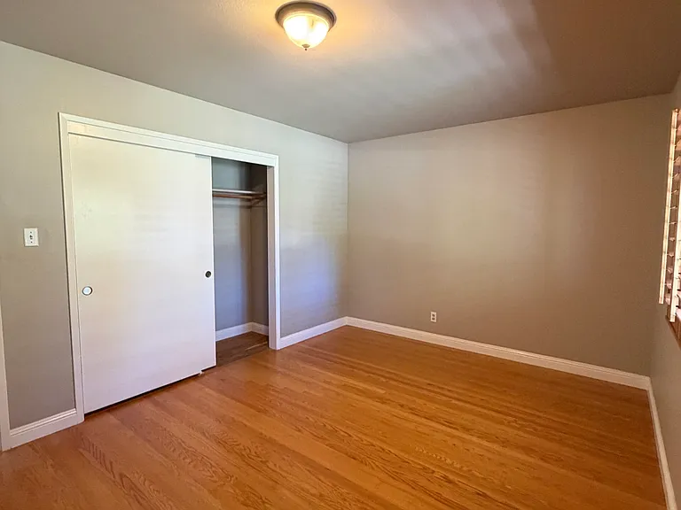 3743 Newark Dr — Photo 22