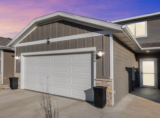 4416 E Whisper Ridge Pl, Sioux Falls, SD 57108