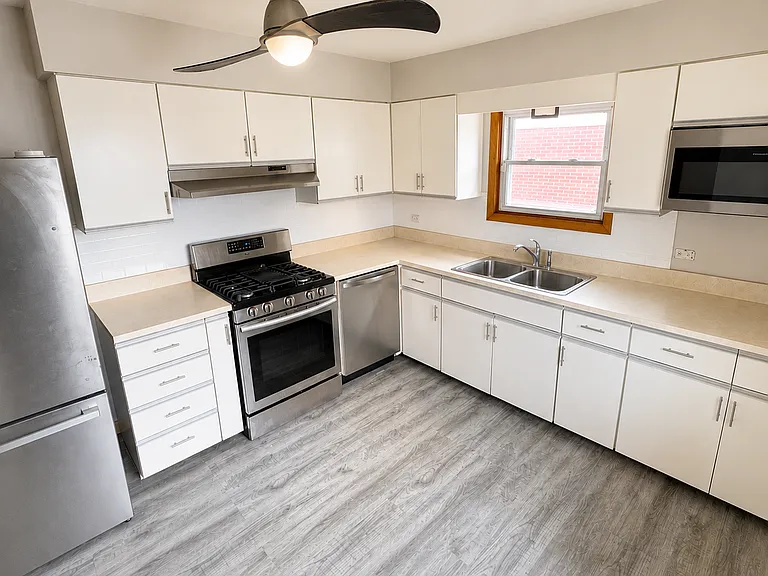 120 Mildred Ln — Photo 3