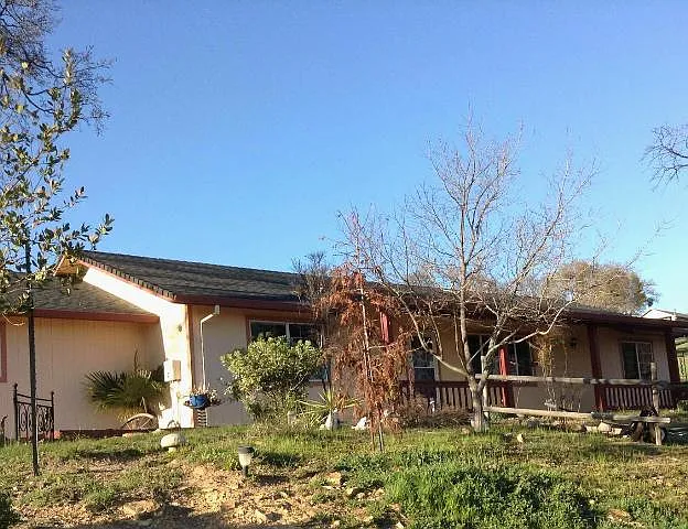 2697 Quail Hill Rd photo 1