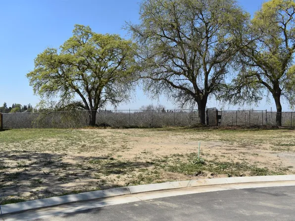 13943 E Orchard View Ct, Lockeford, CA 95237