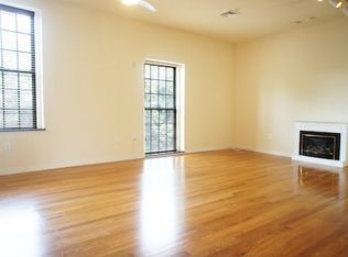 24 Oak St APT 17, Amesbury, MA 01913