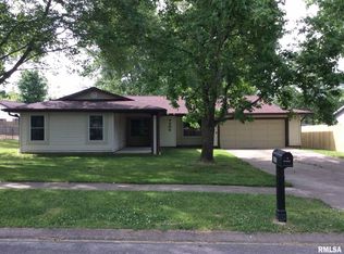 4305 Lilac Ln, Mount Vernon, IL 62864