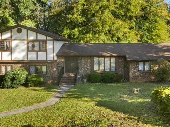 2161 Hawthorne Ln, Burlington, NC 27215
