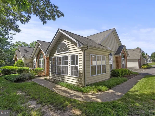 6217 Autumn Leaf Dr, Fredericksburg, VA 22407