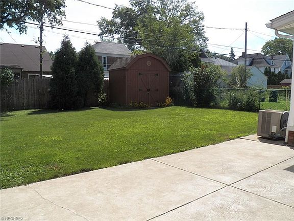 3rd image of 2085 Reveley Ave