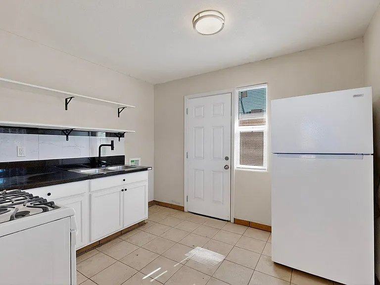 536 Cardenas Dr SE — Photo 34