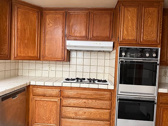 double oven in kitchen