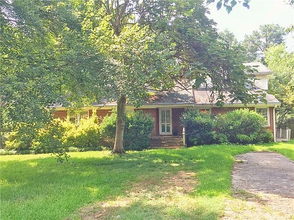 3rd image of 2245 Panstone Dr SW