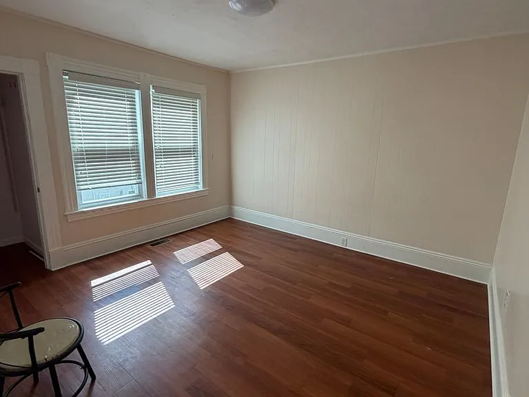 325 Rogers St — Photo 20