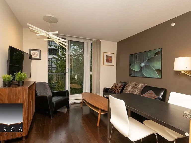 1010 Richard St #403 — Photo 2