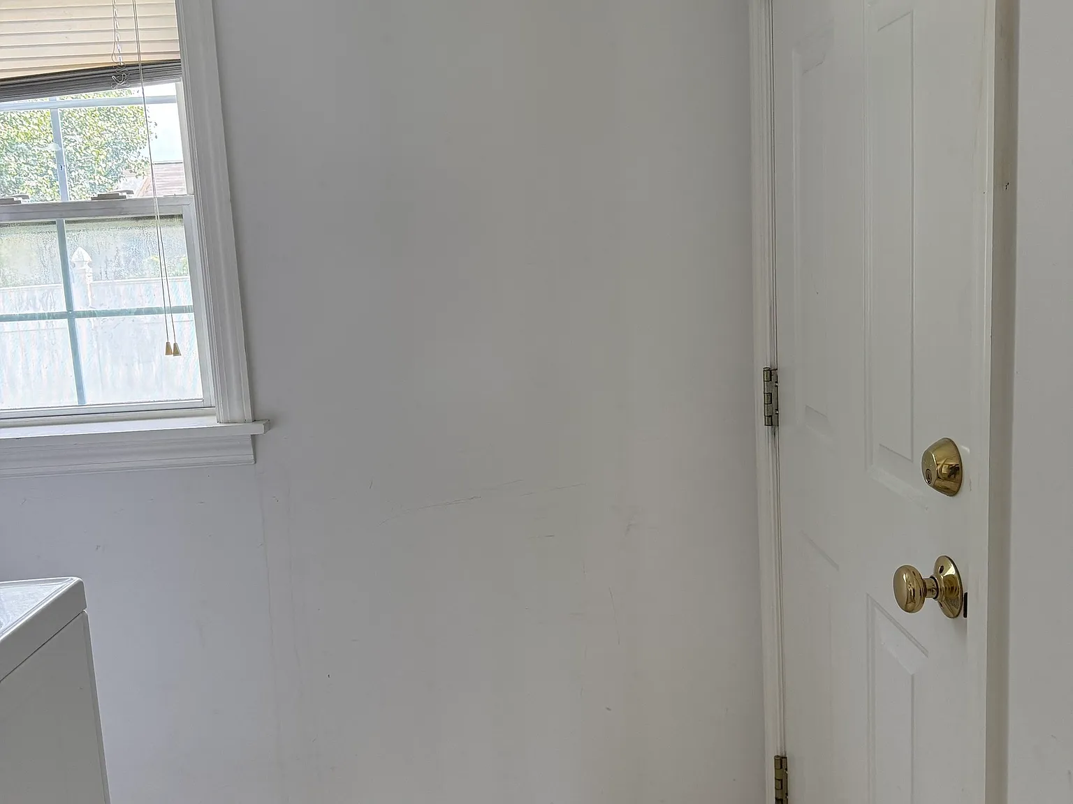 4 bed, 2.0 bath, 1000 sqft, $3,700 — Photo 4