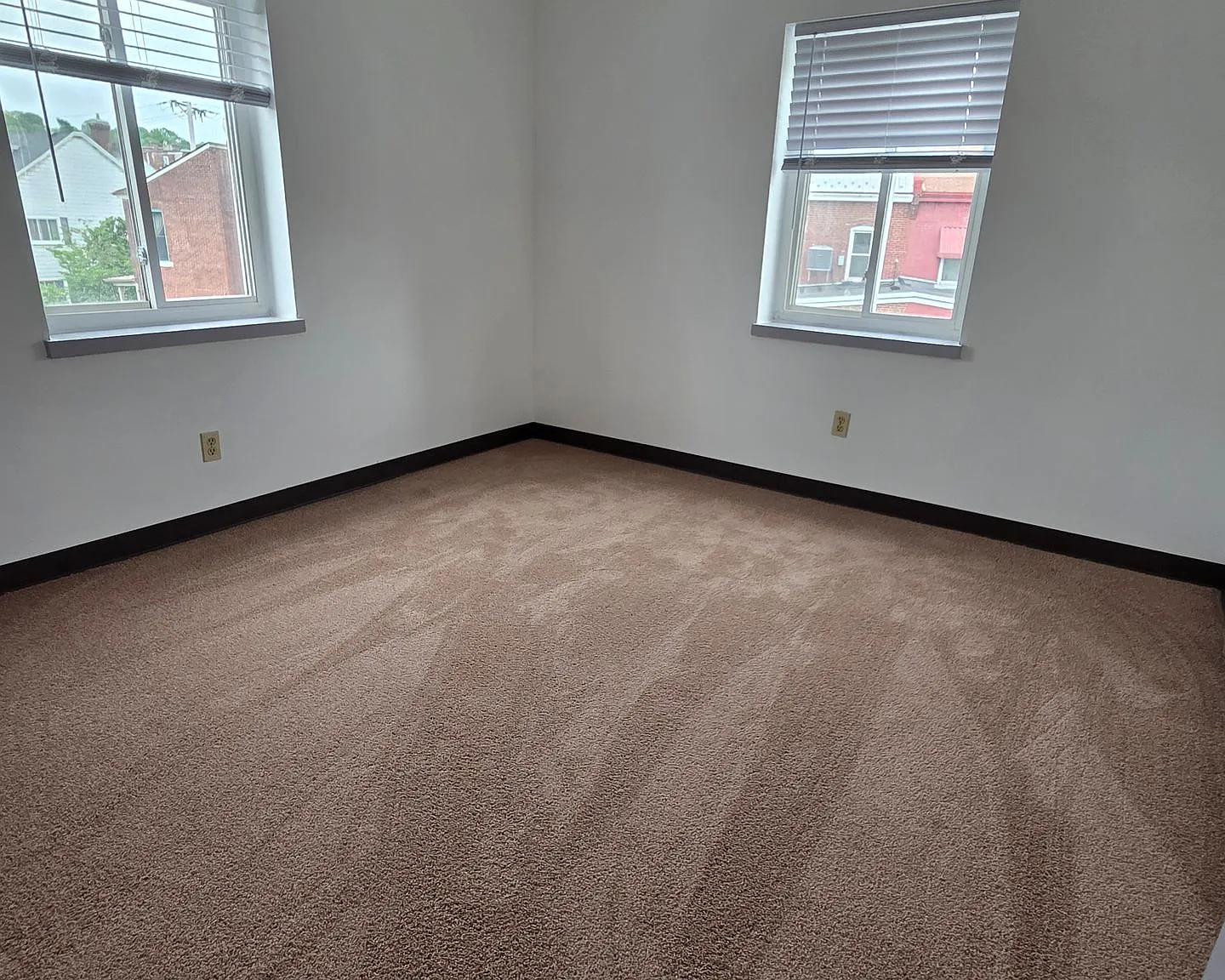 628 - Pearl Street Apartments — Photo 2