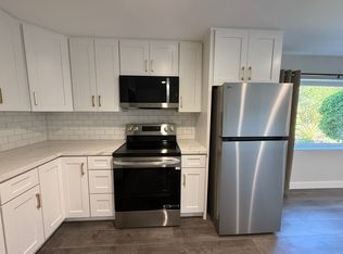 2326 Maelee Dr, Vista, CA 92084